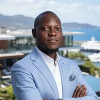 Sipho Mahayi, principal